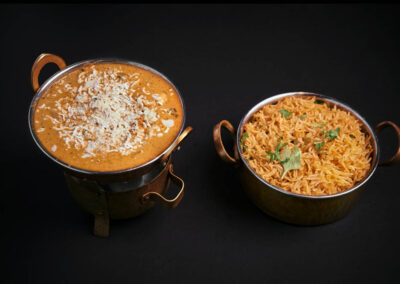 17. Murg Korma /229,-  Benfri kylling kokt i kokosmelk, fløte og nøtter. Chicken filet cooked in coconut milk, cream & nuts *Lactose, Nuts