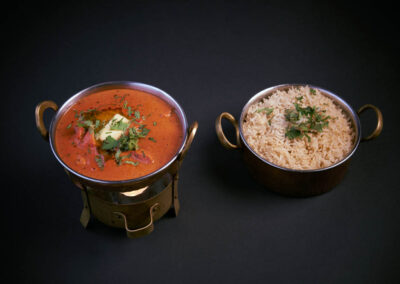 18.  Butter Chicken /229,- Benfri kylling tikka tilberedt i tomat, fløte, nøtter og smør. Chicken tikka simmered in mild tomato, creamy, nutty buttery sauce. *Lactose, Nuts