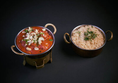 19.  Murg Tikka Masala /229,- Kylling tikka tilberedt i fyldig masala saus. Chicken tikka cooked in masala sauce. *Lactose, Nuts