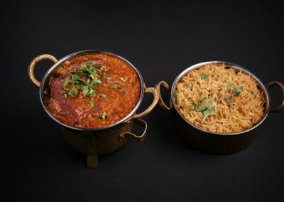 31.  Prawn Masala /259,-  Kongereker kokt i aromatisk masala saus. King prawns cooked in aromatic masala sauce. *Lactose, Nuts