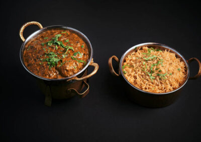 23.  Lam Palak /239,- Lam kokt i spinat, løk og krydder Lamb cooked in spinach, onions and spices *Gluten