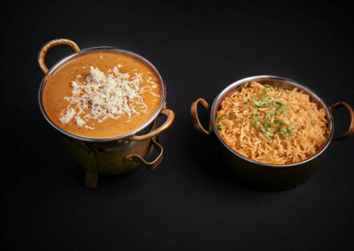 25.  Lam Pasanda Korma /239,-   Benfri lammekjøtt tilberedt i løk med kokosmelk, cashewnøtter, safran og grønn kardemomme. Boneless lamb cooked in onions, coconut milk, cashew nuts, saffron and green cardamom. *Lactose, Nuts