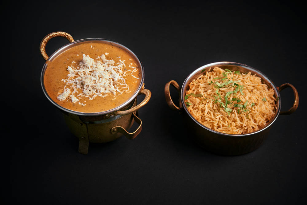 25.  Lam Pasanda Korma /239,-   Benfri lammekjøtt tilberedt i løk med kokosmelk, cashewnøtter, safran og grønn kardemomme. Boneless lamb cooked in onions, coconut milk, cashew nuts, saffron and green cardamom. *Lactose, Nuts